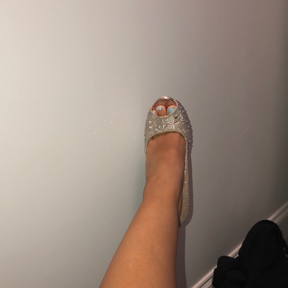 Heels - Picture 5 of 6